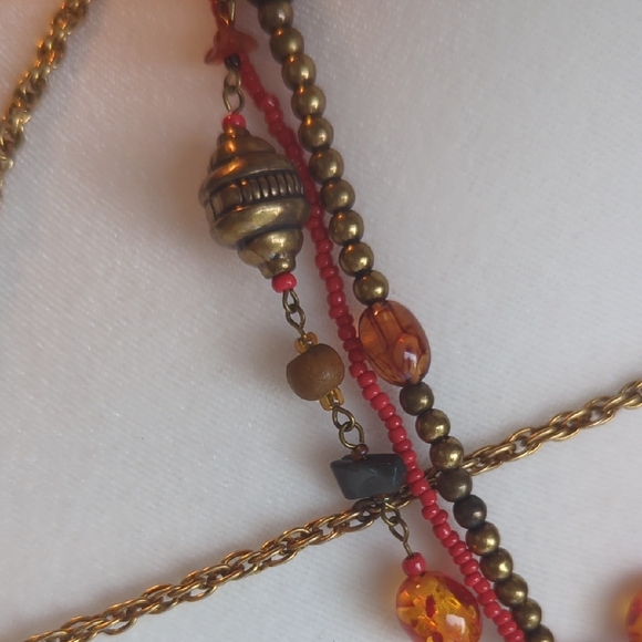 Elegant Green and Gold Necklace - Picture 5 of 7